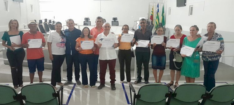 Alunos do curso de Smartphone para Idosos recebem certificado de conclusão