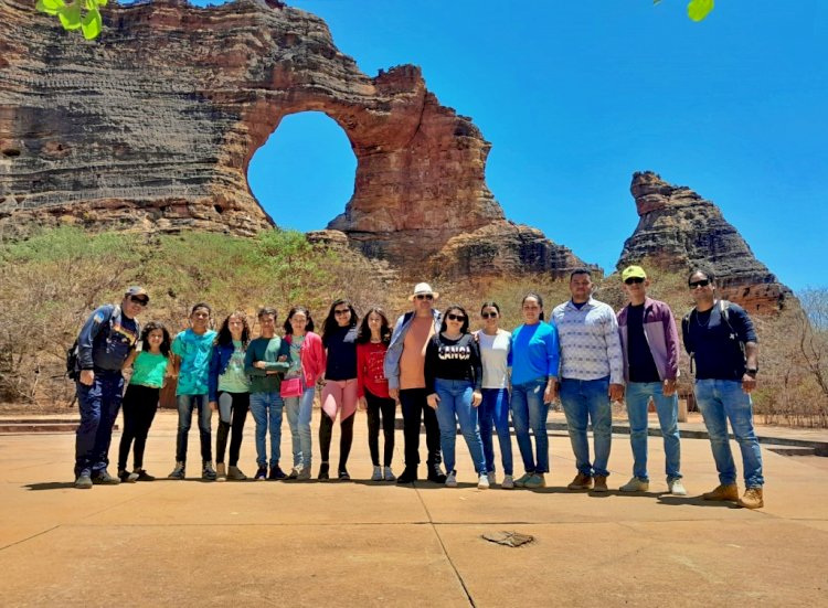 Adolescentes do NUCA de Vila Nova visitam museus e o Parque Nacional Serra da Capivara