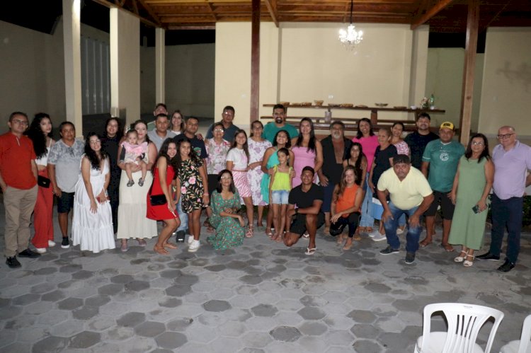 Esdras Araújo reúne familiares para anúncio oficial de sua pré-candidatura de vereador