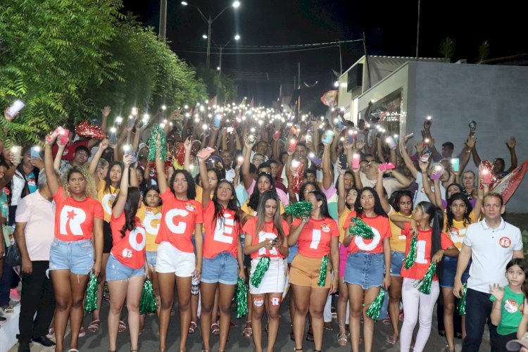 Rogério Castro (MDB) realizou mais uma grande caminhada no bairro São Félix nesta sexta (23)